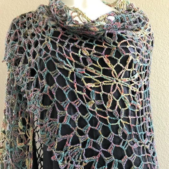 NEW Handmade English Ivy Lace Shawl, Triangular (95"L & 45"D) - Picture 5 of 14